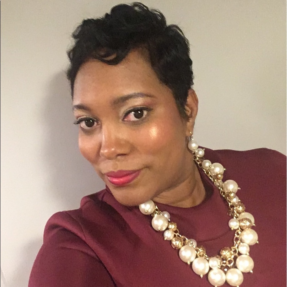 Meet your Posher, Dionne